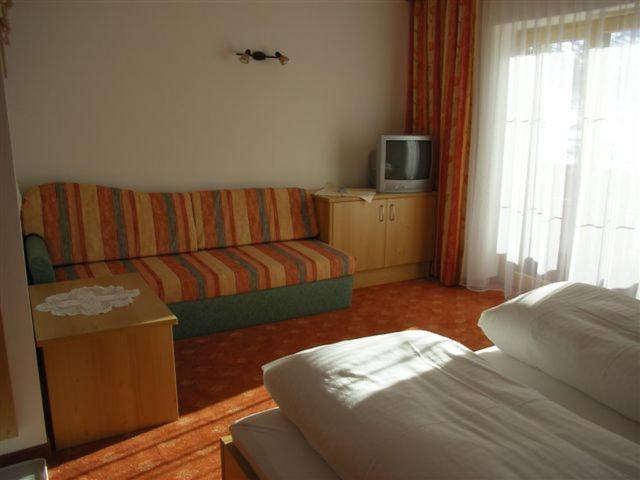Haus Bergkristall Bed and breakfast